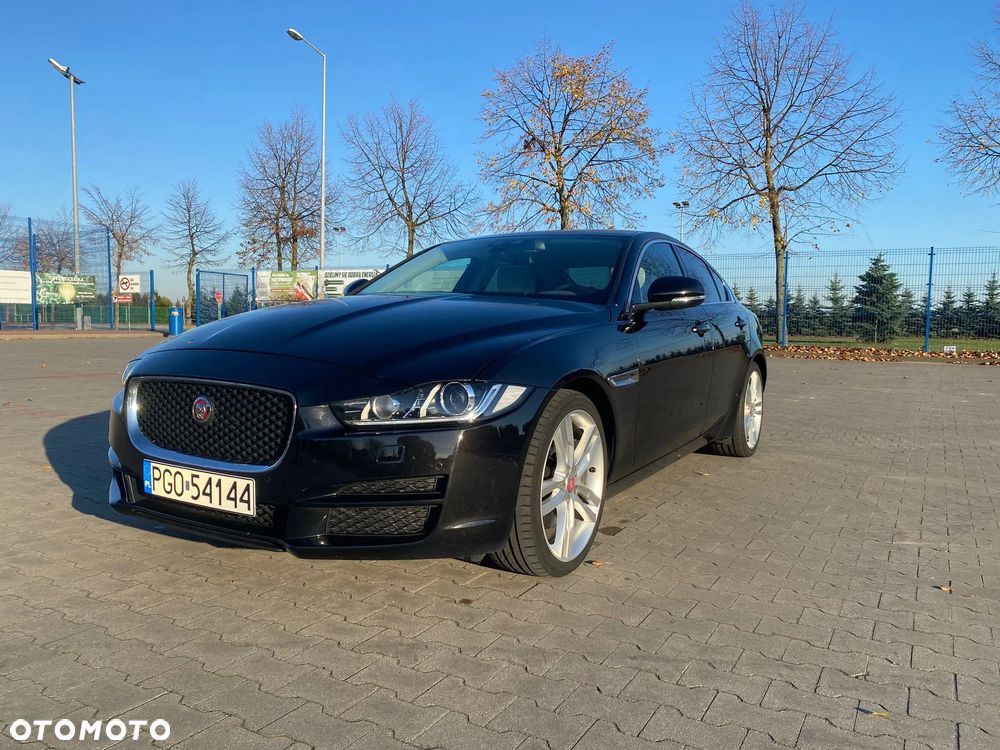 Jaguar XE 2.0 T Prestige - 13