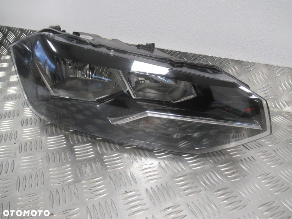LAMPA PRZEDNIA PRZÓD PRAWA VW POLO 6 VI 2017-2021 rok - 4