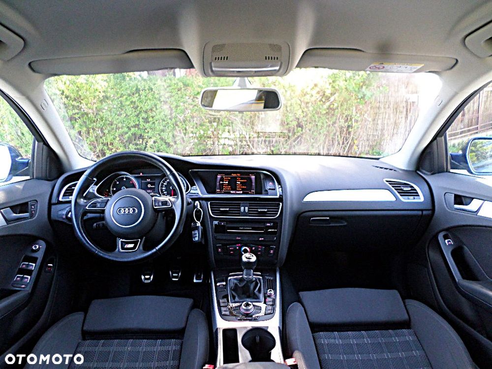 Audi A4 Avant 2.0 TDI DPF clean diesel quattro S line Sportpaket - 13