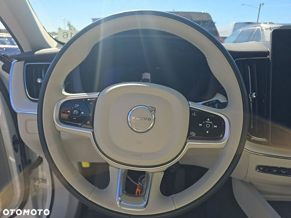 Volvo XC 60 B5 AWD Ultra Dark - 8
