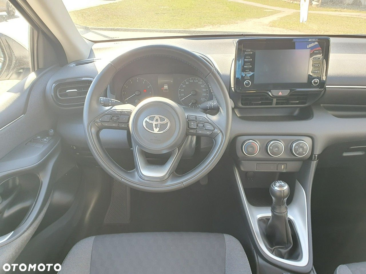Toyota Yaris - 10
