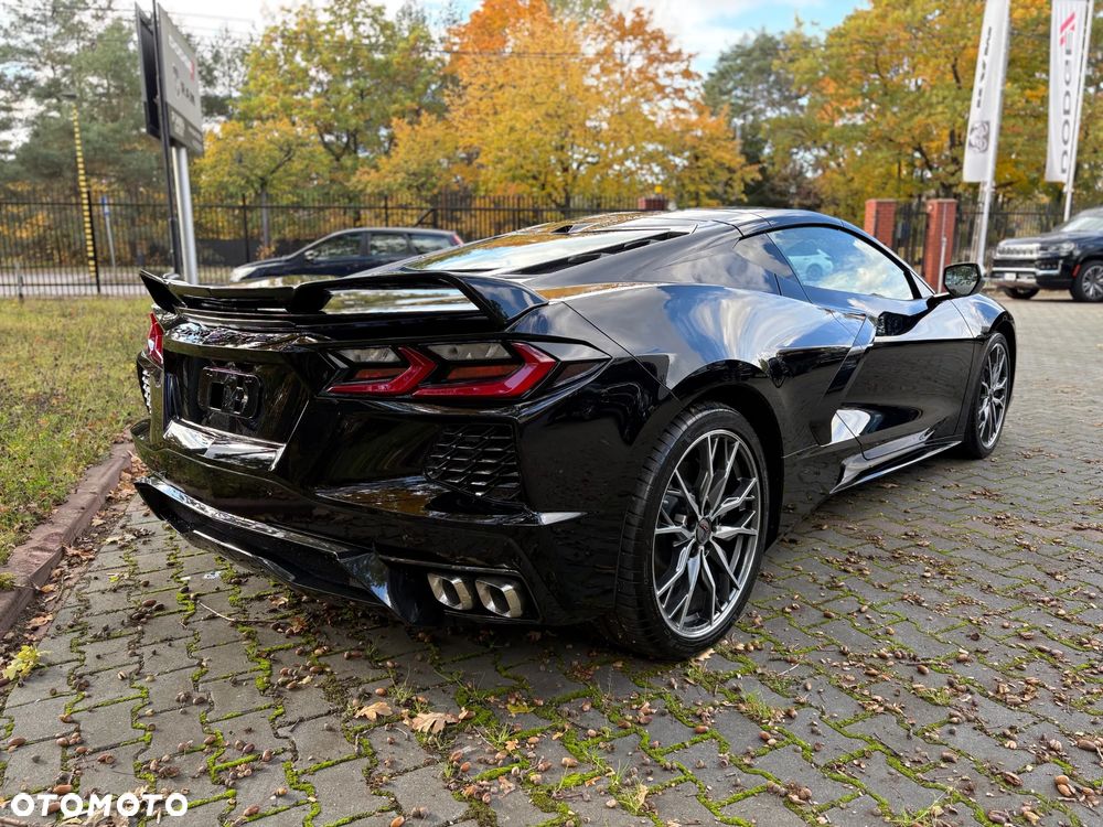 Chevrolet Corvette - 11