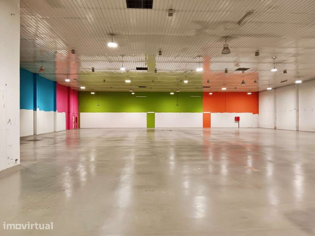 Lojas e escritórios junto ao Auchan Maia - Grande imagem: 3/7