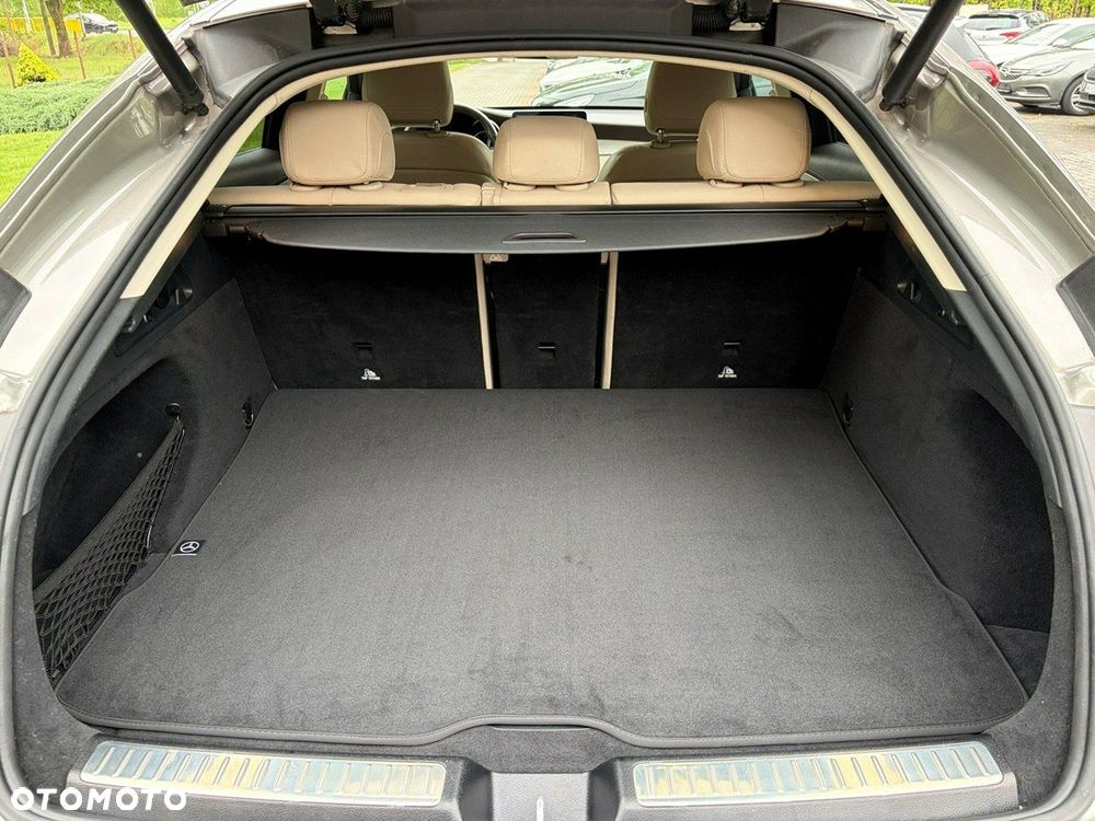 Mercedes-Benz GLC - 33