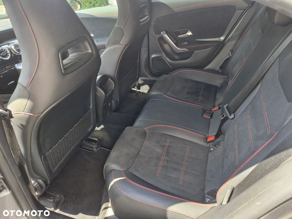 Mercedes-Benz CLA 250 7G-DCT AMG Line - 18