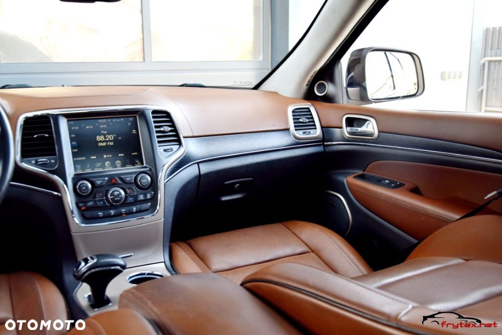 Jeep Grand Cherokee - 25