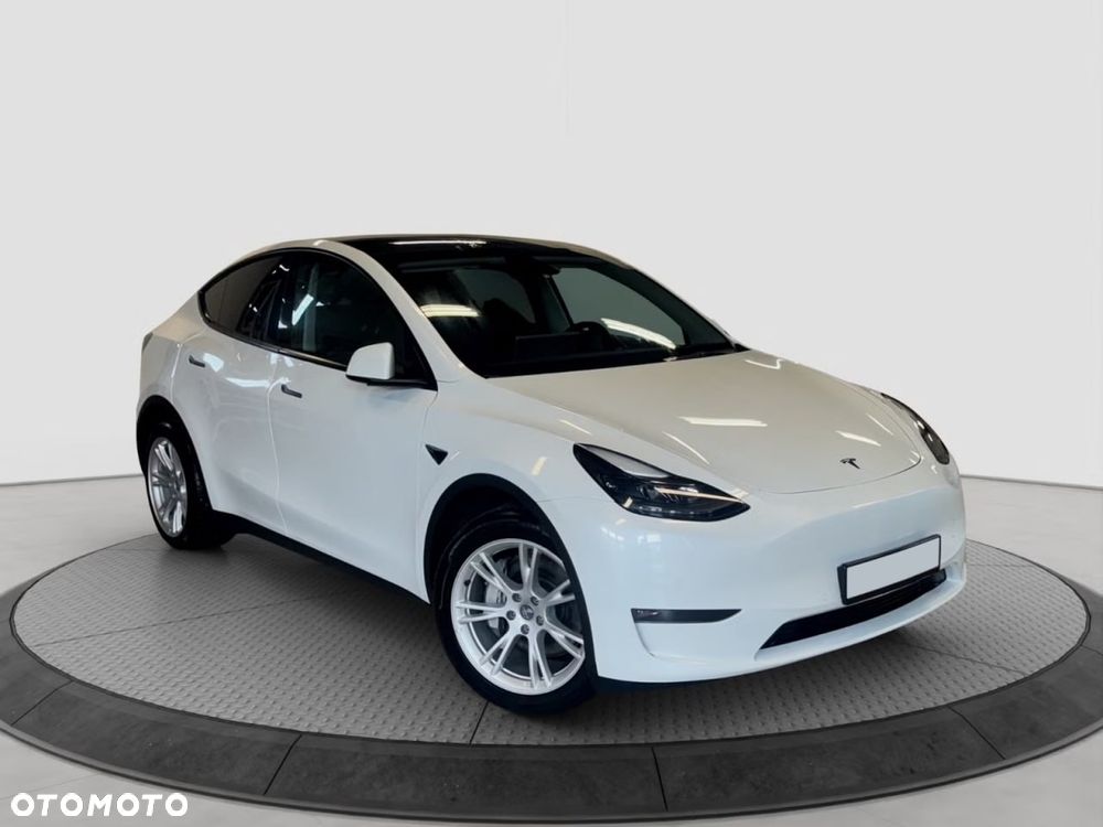 Tesla Model Y Long Range AWD - 1