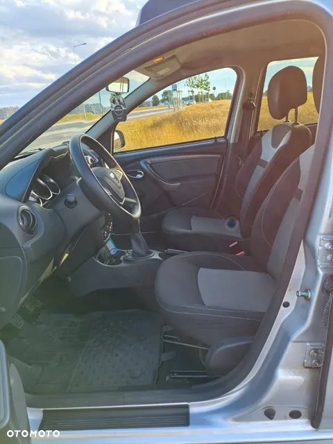 Dacia Duster 1.6 SCe Blackshadow S&S - 4
