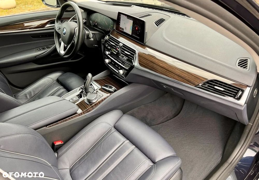 BMW Seria 5 520d M Sport Edition - 22