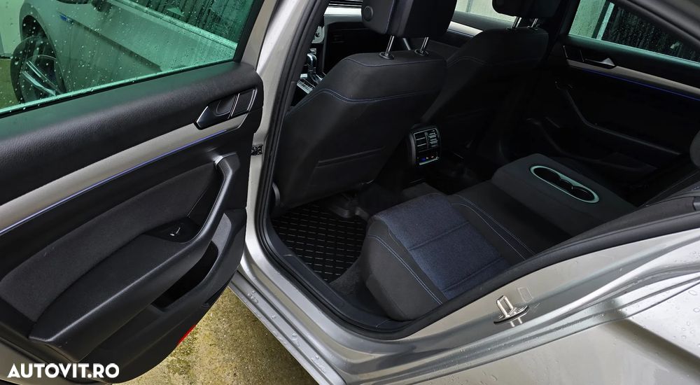 Volkswagen Passat - 8
