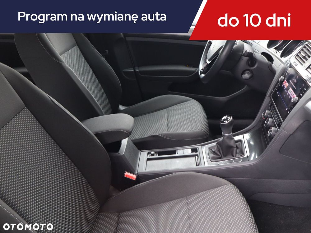Volkswagen Golf - 11