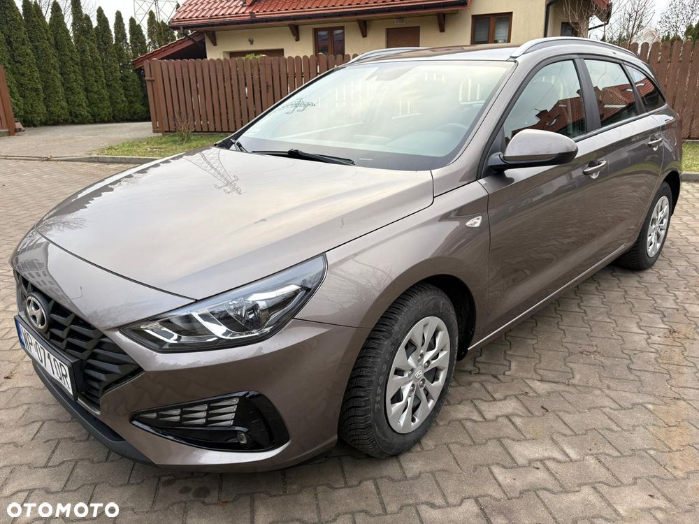 Hyundai i30 1.5 DPI Classic + - 5