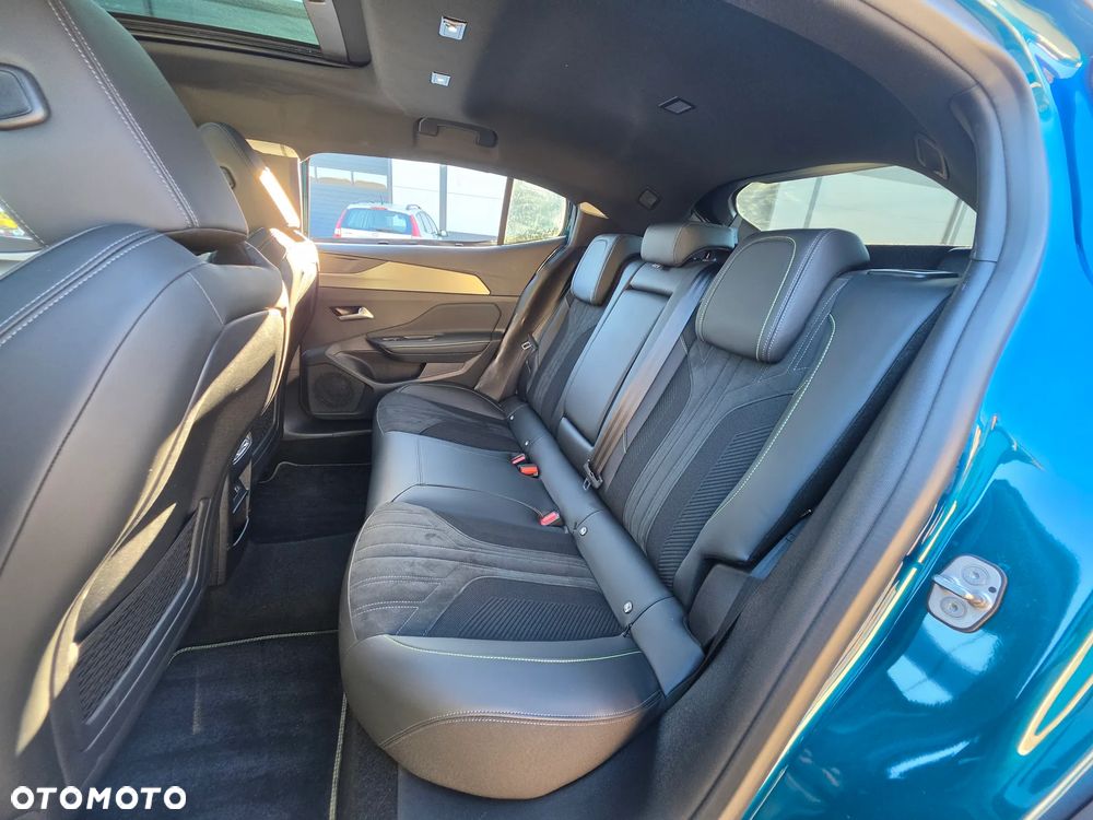 Peugeot 408 - 15
