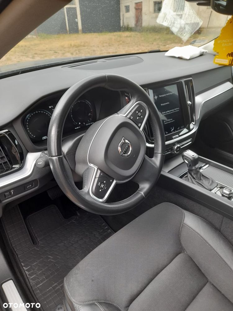 Volvo V60 D4 Momentum - 8