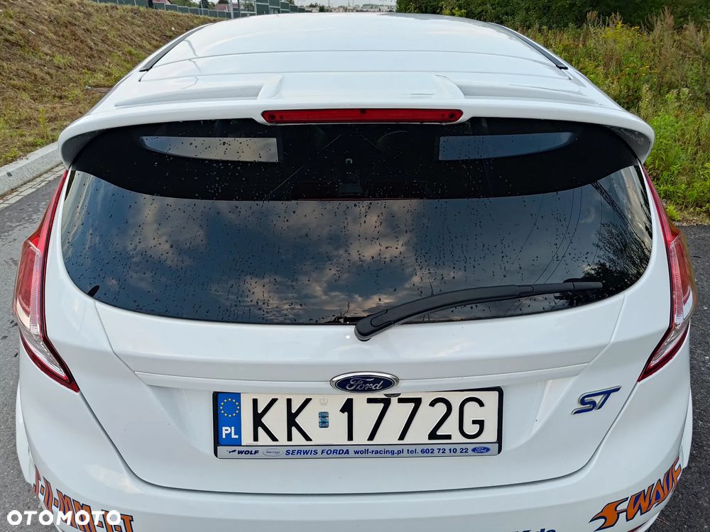 Ford Fiesta 1.6 EcoBoost ST - 17