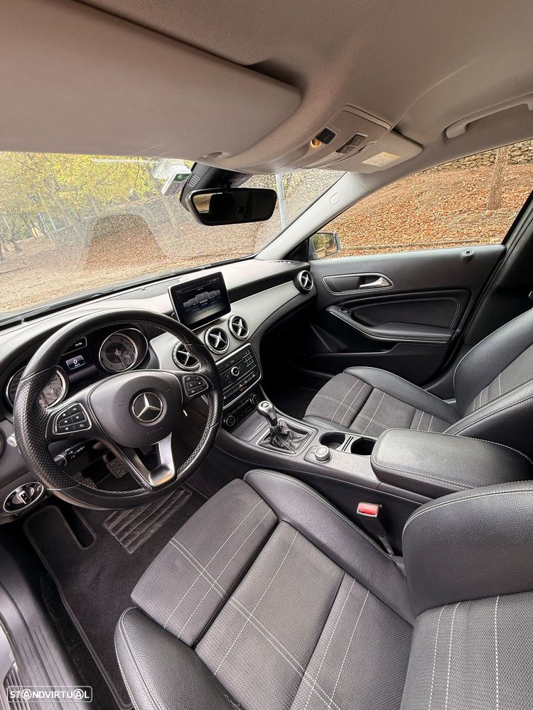 Mercedes-Benz GLA 180 d Urban - 11