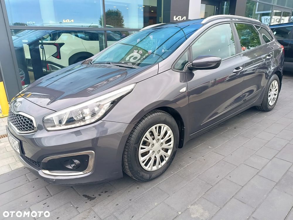 Kia Ceed - 4