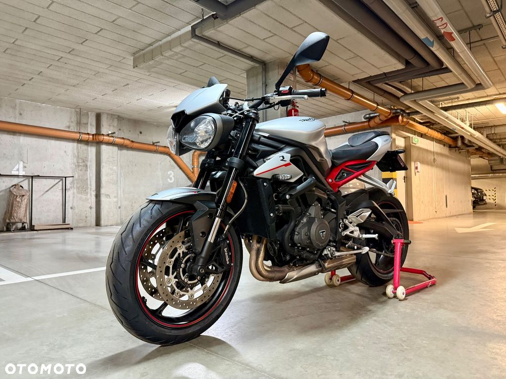 Triumph Street Triple - 4
