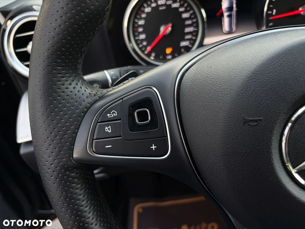 Mercedes-Benz Klasa E 220 d 9G-TRONIC - 23
