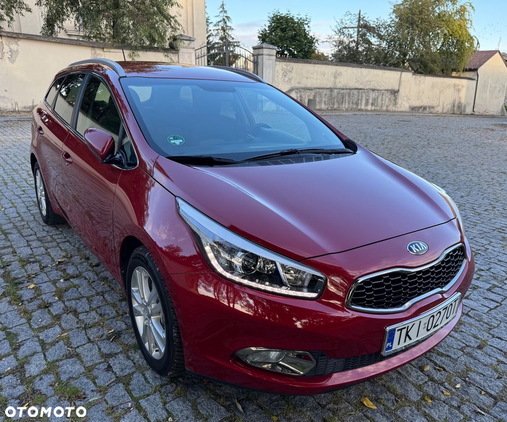 Kia Ceed - 10