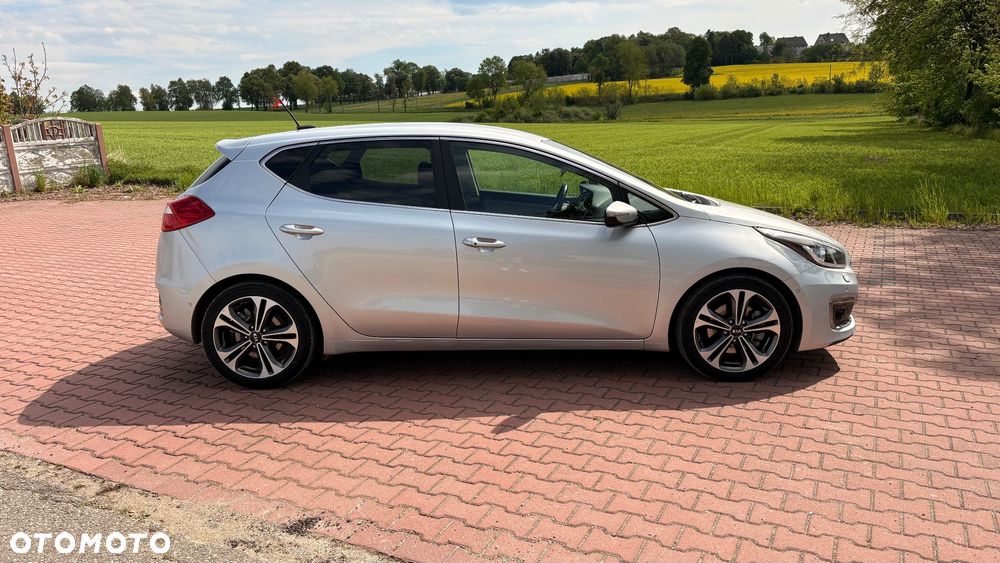 Kia Ceed 1.6 CRDi 136 ISG Platinum Edition - 6