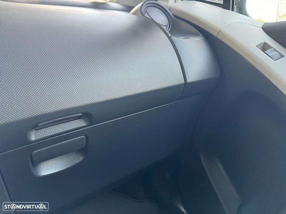 Toyota Yaris 1.4 D-4D AC - 10