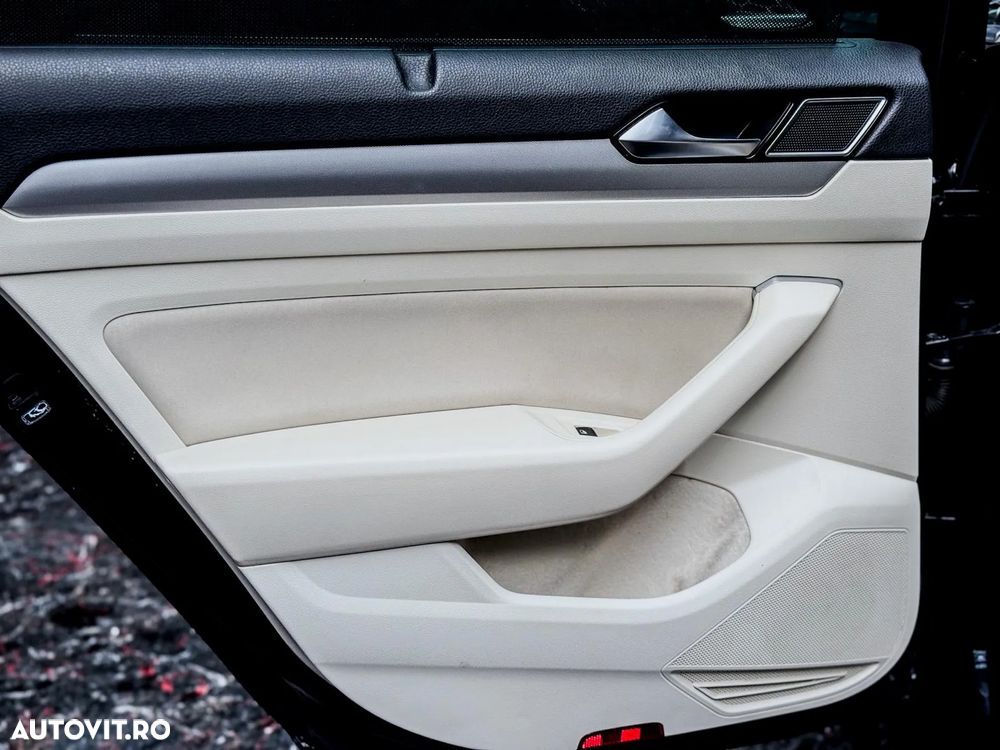 Volkswagen Passat - 27