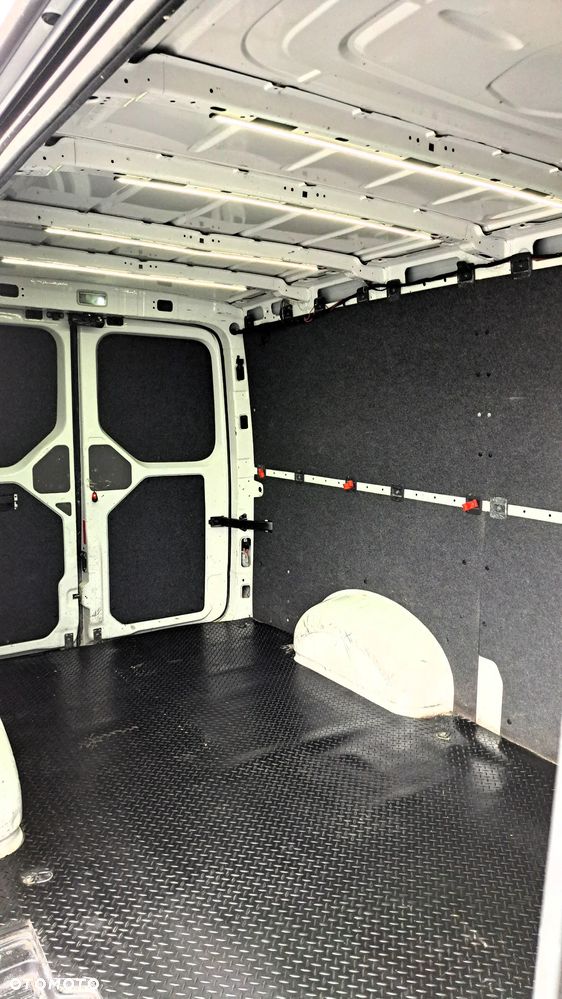 Volkswagen Crafter - 10
