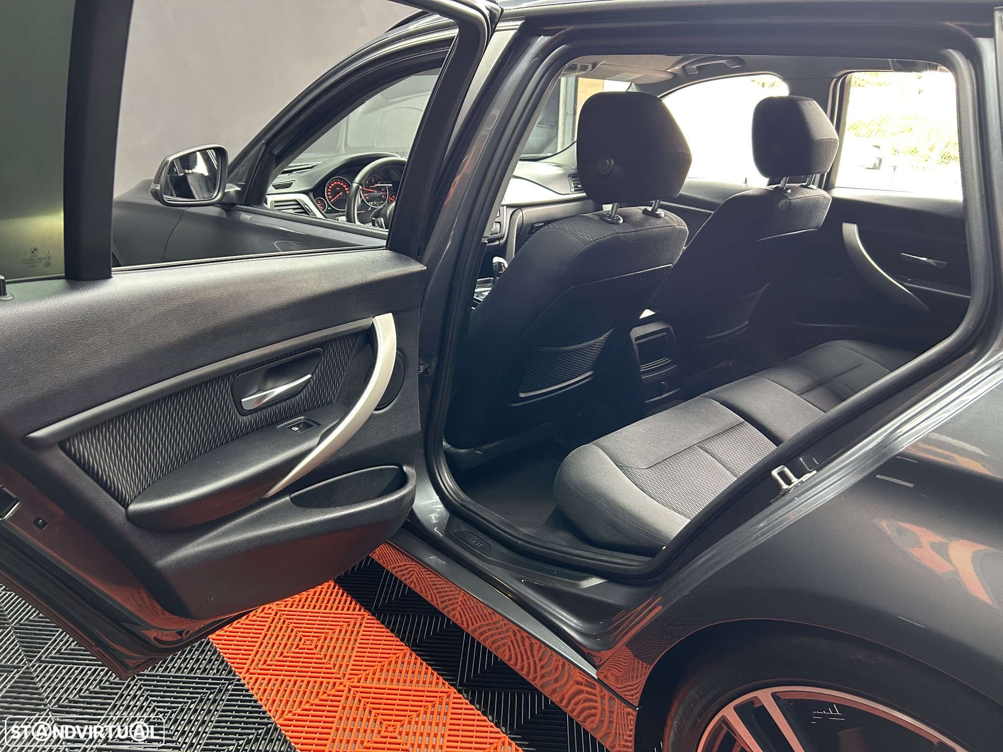 BMW 320 d Touring Auto Line Sport - 35