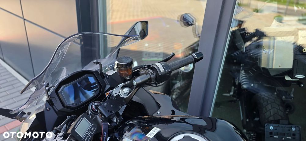 Kawasaki Ninja 1000 SX - 29