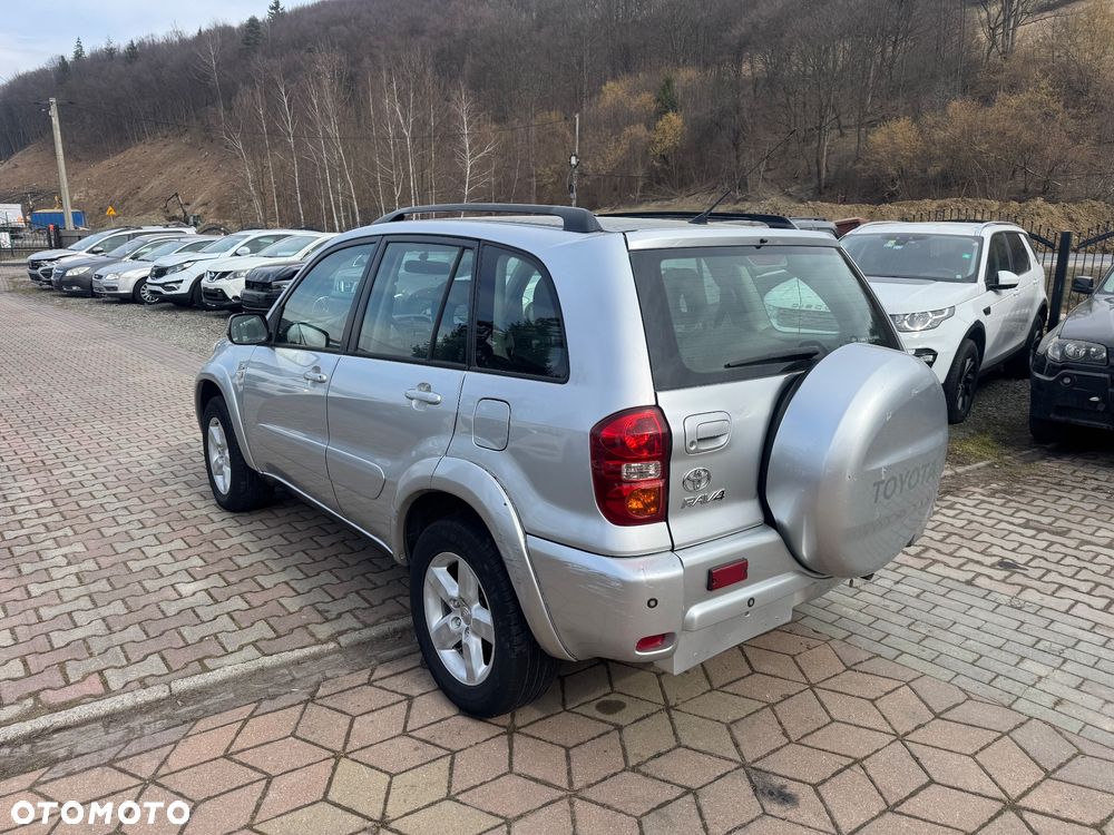 Toyota RAV4 D-4D 4x4 - 7