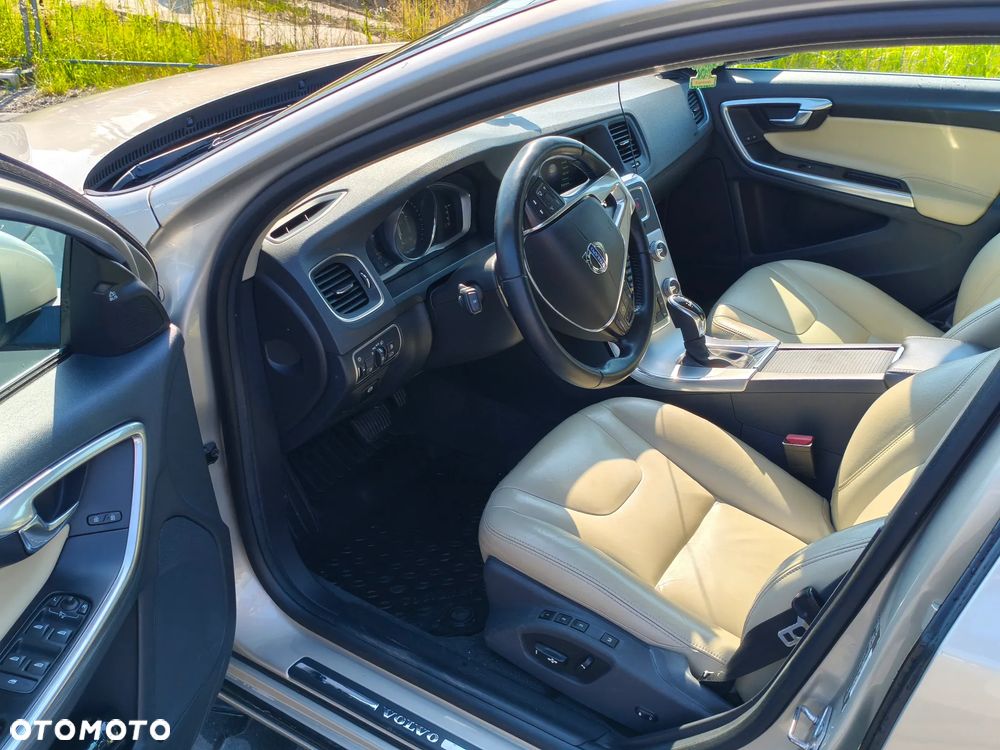 Volvo V60 T5 Drive-E Momentum - 5