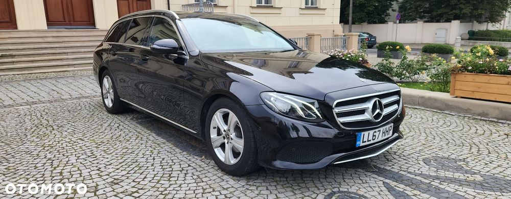 Mercedes-Benz Klasa E 220 d T 9G-TRONIC AMG Line - 1