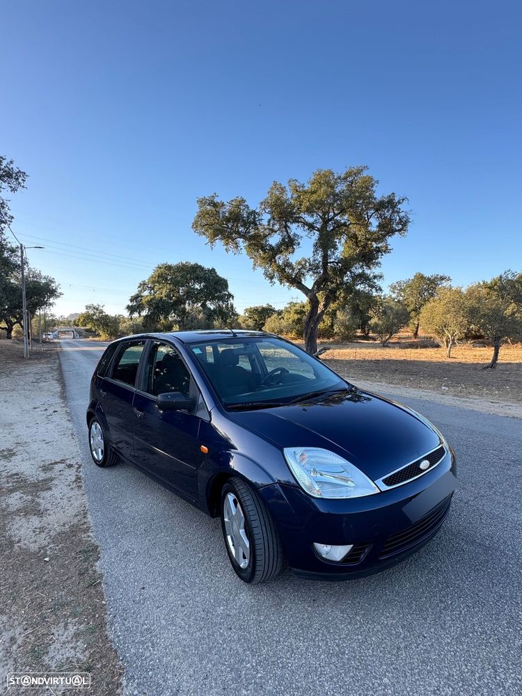 Ford Fiesta 1.25 Ghia - 27