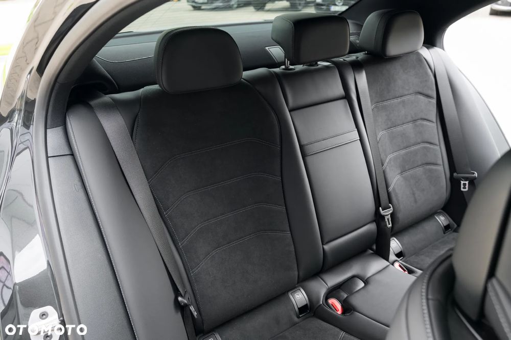 Mercedes-Benz Klasa E 300 de PHEV 4-Matic AMG 9G-Tronic - 17