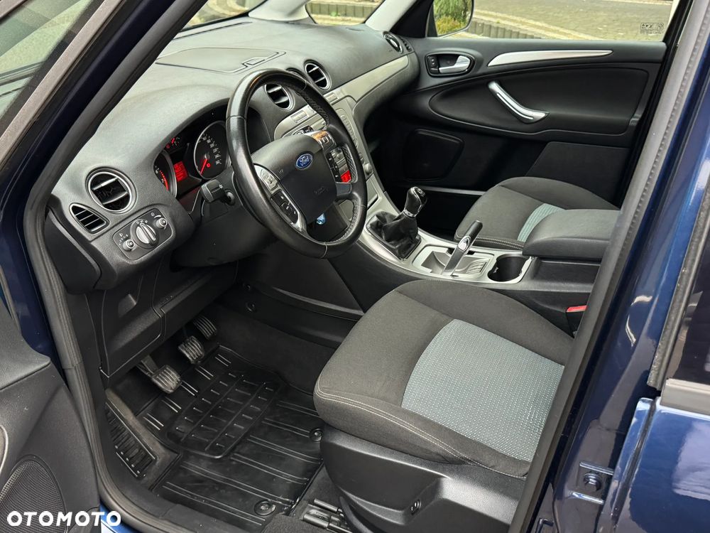 Ford Galaxy 2.0 Ambiente - 8