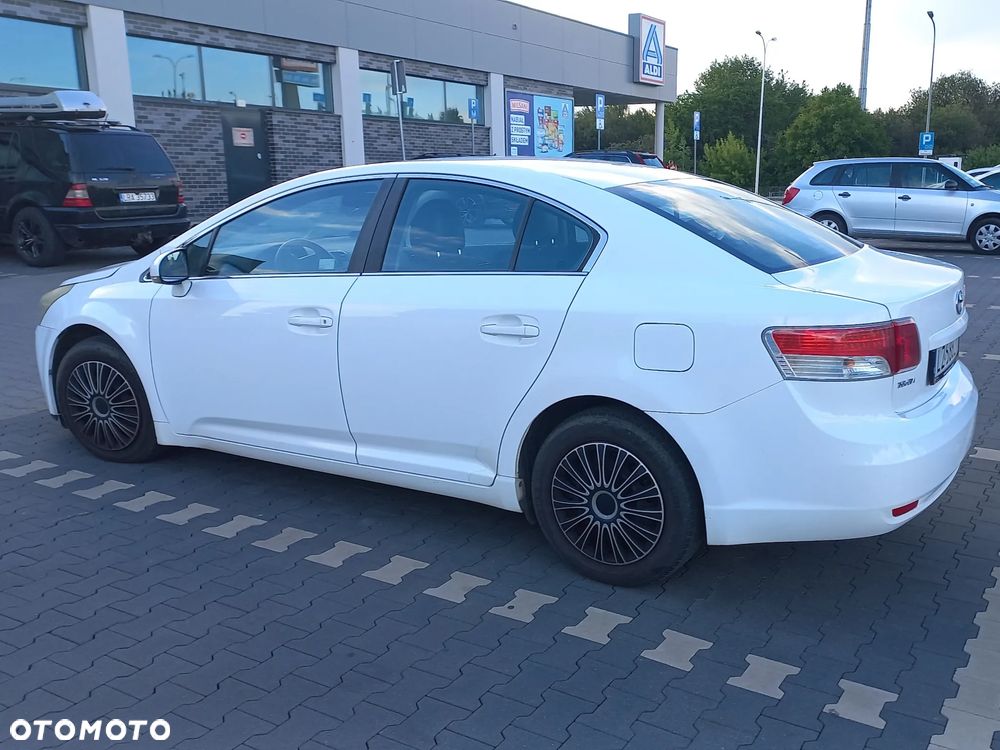 Toyota Avensis 2.0 D-4D Luna - 3