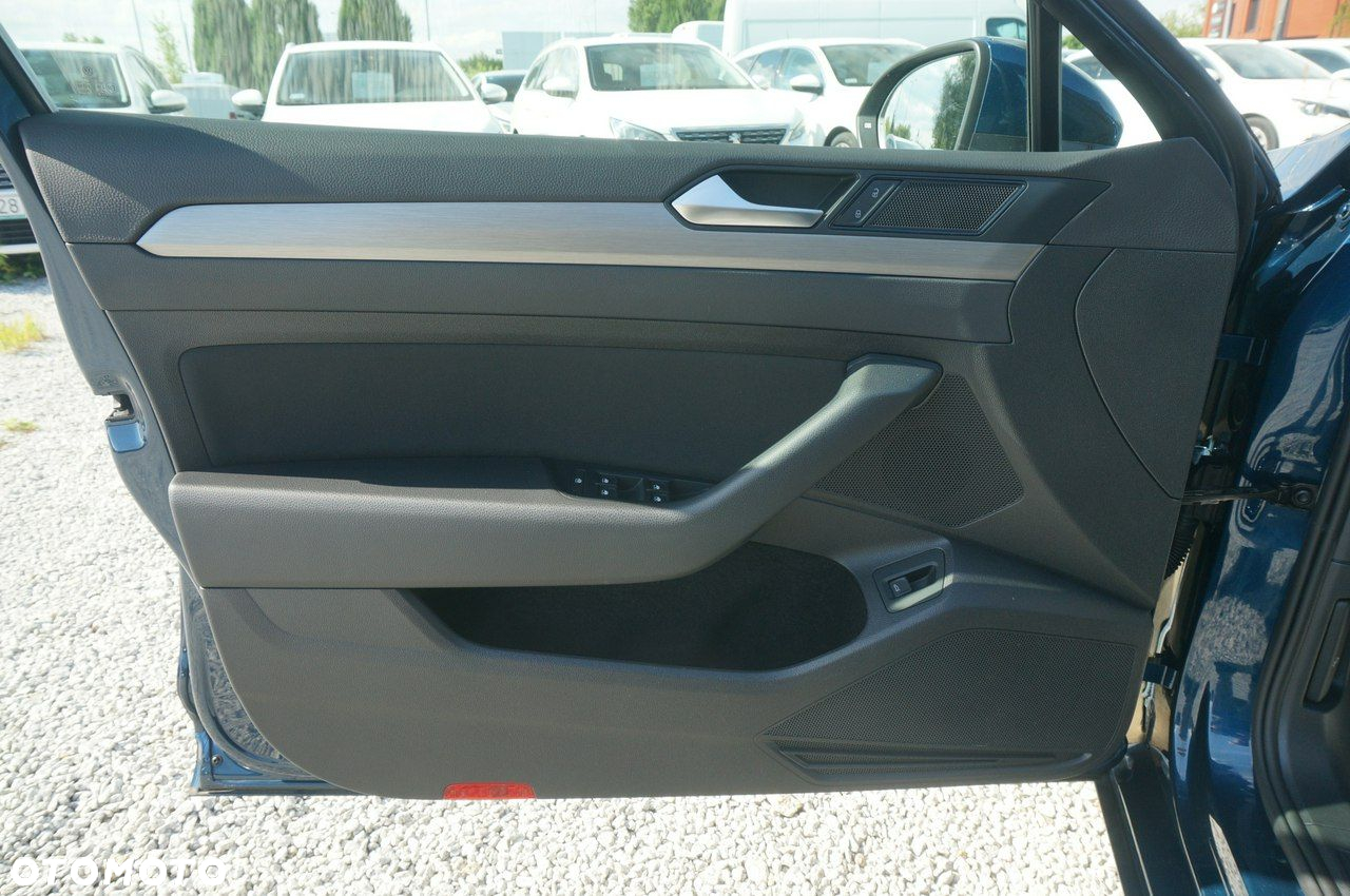 Volkswagen Passat 2.0 TDI EVO Essence - 19