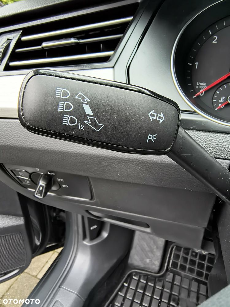 Volkswagen Passat - 19