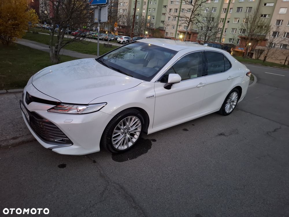 Toyota Camry - 10