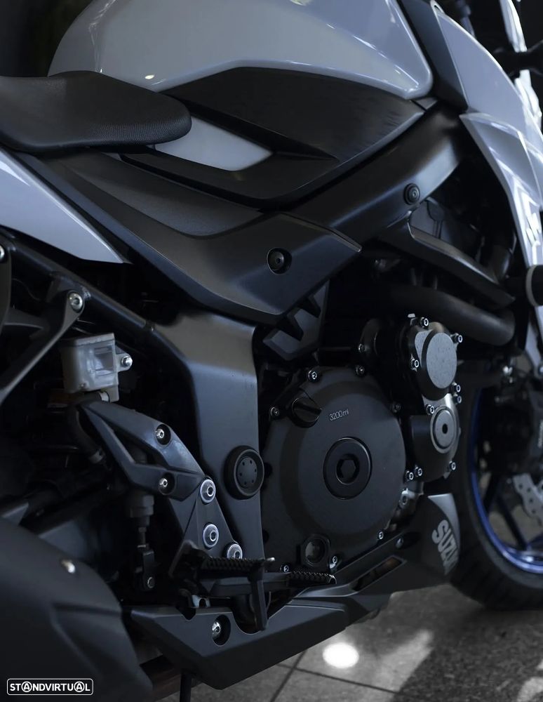 Suzuki GSX GSX-S 750 - 2