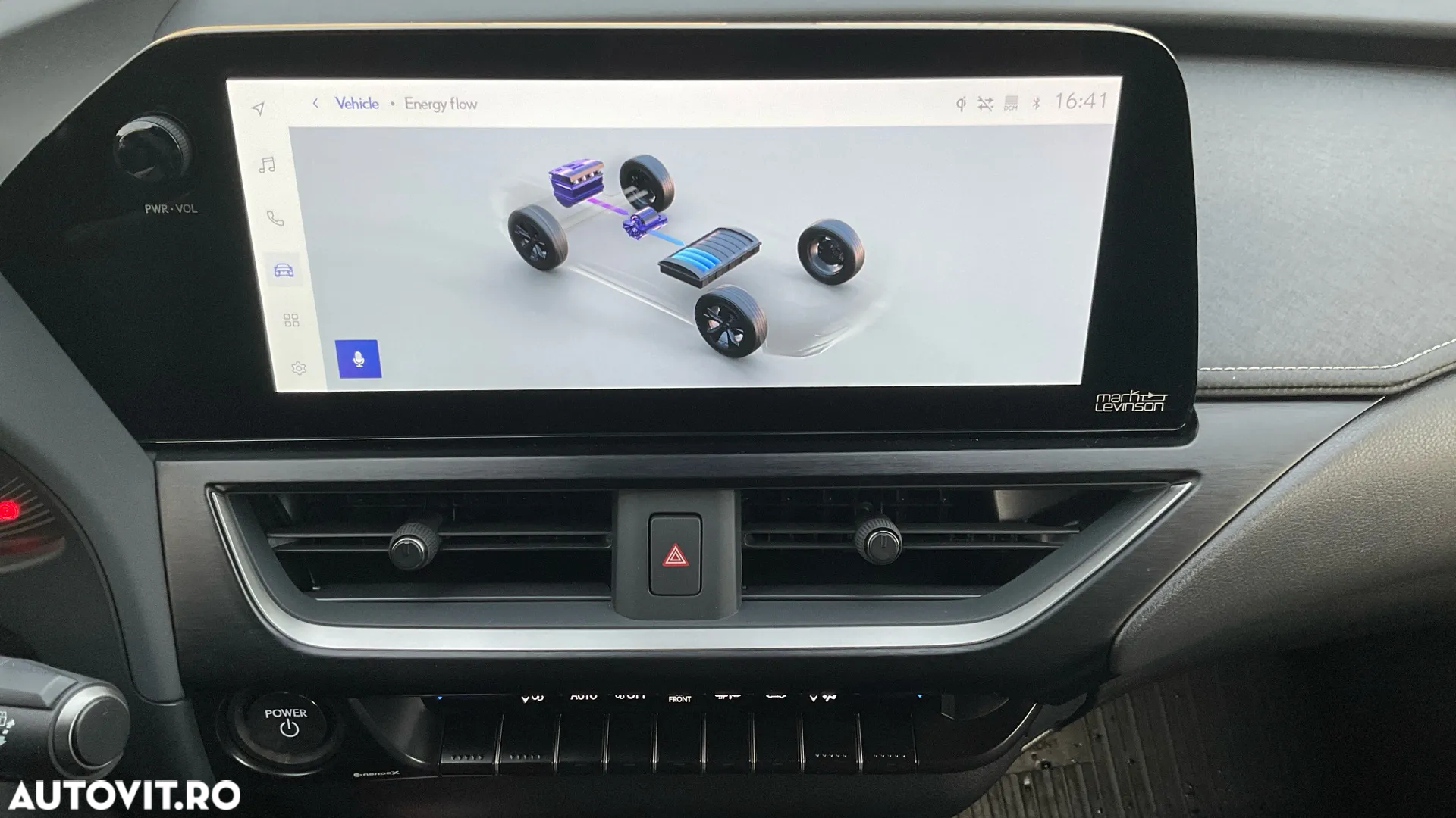 Lexus UX 250h 2.0L HEV 20H- (178 HP) 4X4 CVT Luxury - 33