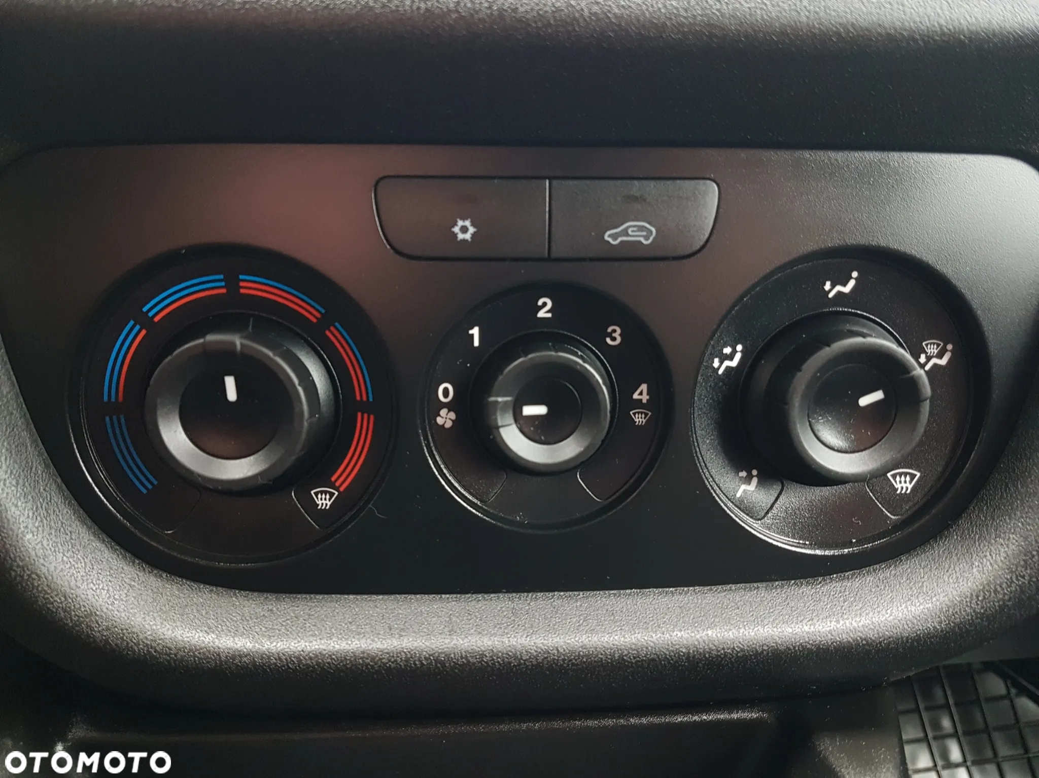 Fiat DOBLO MAXI CHŁODNIA MROŹNIA IZOTERMA GRZANIE AGREGAT ZANOTTI DŁUGI L2H1 TEMPOMAT AC - 24