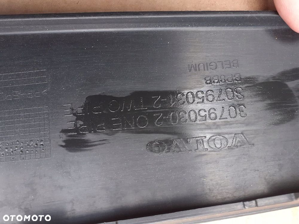 VOLVO V70 Spoiler zderzaka tył 09-16 r.30795030-2 - 6