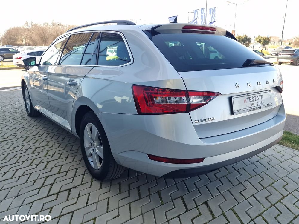 Skoda Superb 2.0 TDI DSG Ambition - 9
