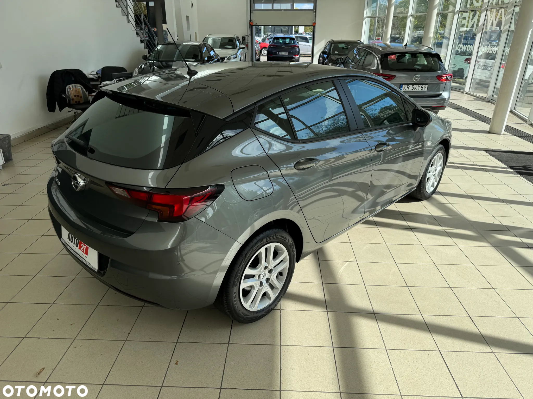 Opel Astra V 1.2 T Edition S&S - 12