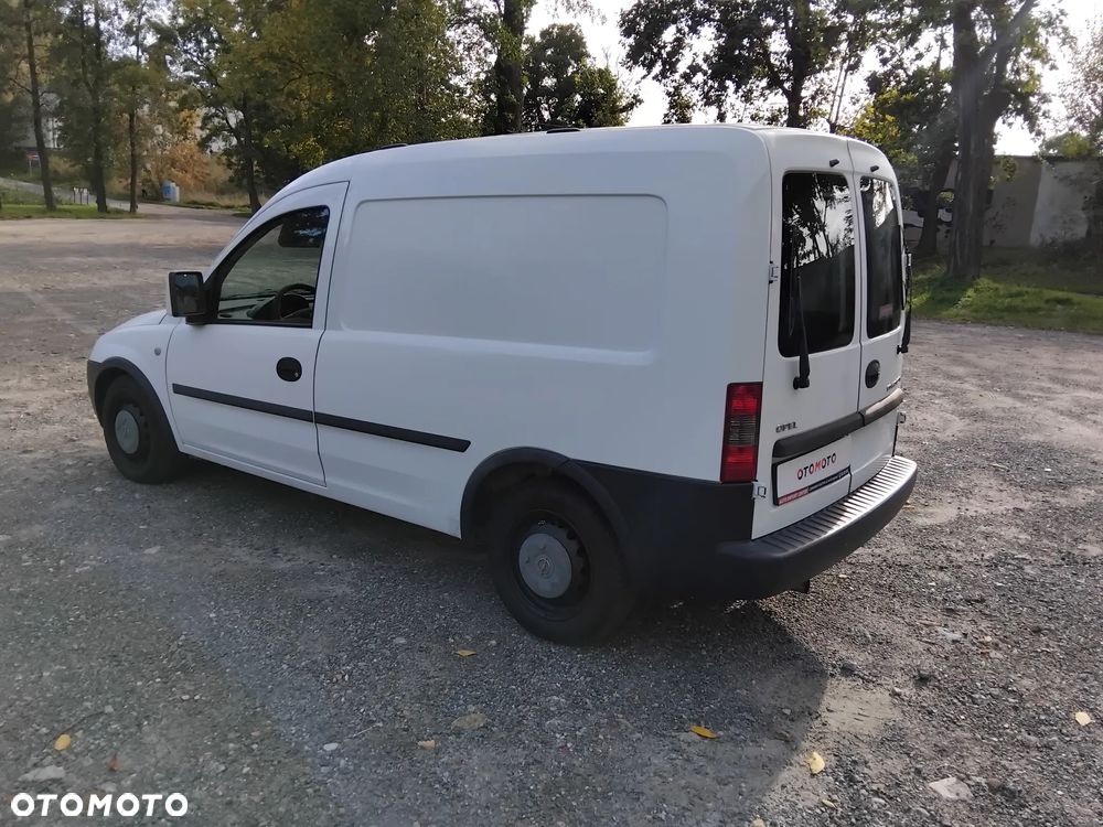 Opel COMBO - 16