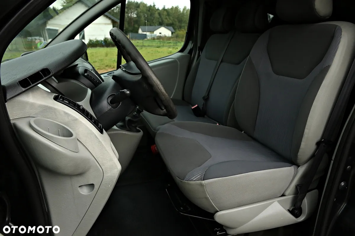 Opel Vivaro - 8