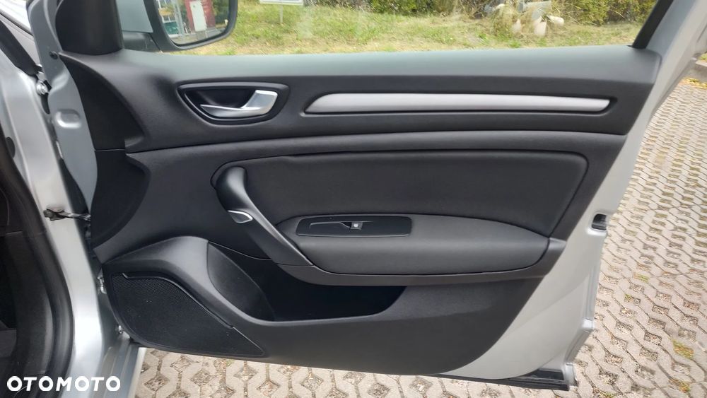 Renault Megane 1.3 TCe FAP Zen - 34