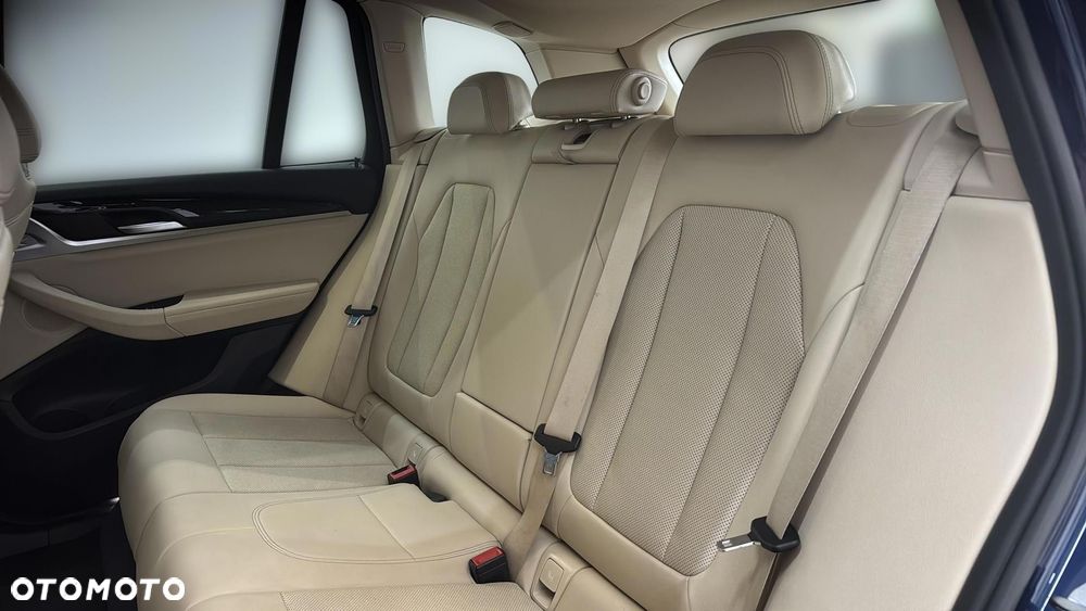 BMW X3 xDrive30e - 17